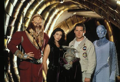 2000 sci fi tv series